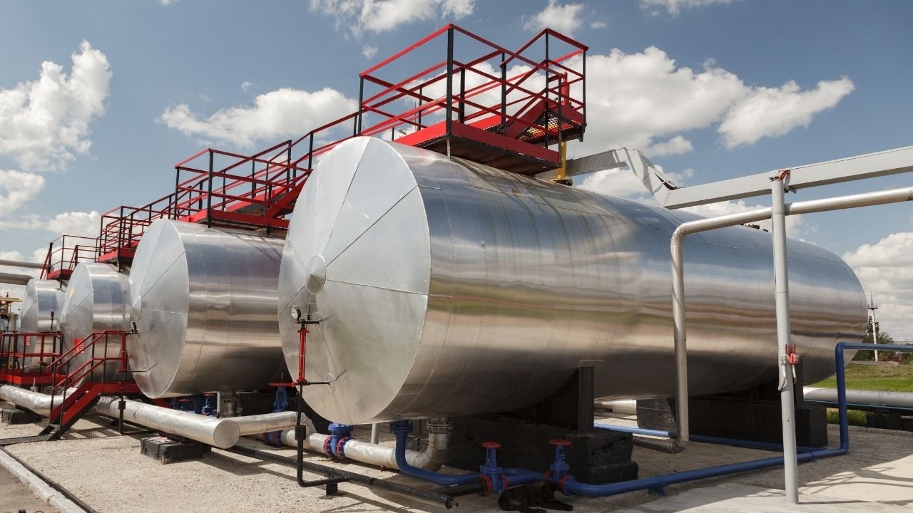 Petroleum and Petroleum Products, Refining, Greases, Lube Oil, Brake Fluid,  Automotive & Industrial Lubricants, Gear Oils, Wax & Wax Products, Paraffin Wax, Polishes, Bitumen,  Base Oil, Crude Oil,  Fuel Oils, Lubricating Oils, Gear Oils,  Kerosene